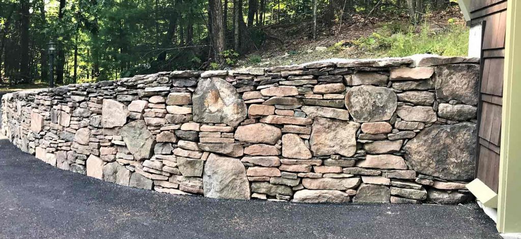 Custom Veneer Stone Wall