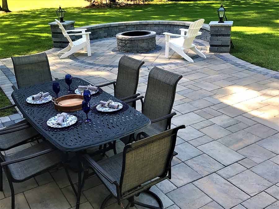 Outdoor hardscape patio and fire pit for entertaining.