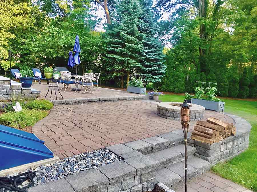 back yard entertaining area with fire pit