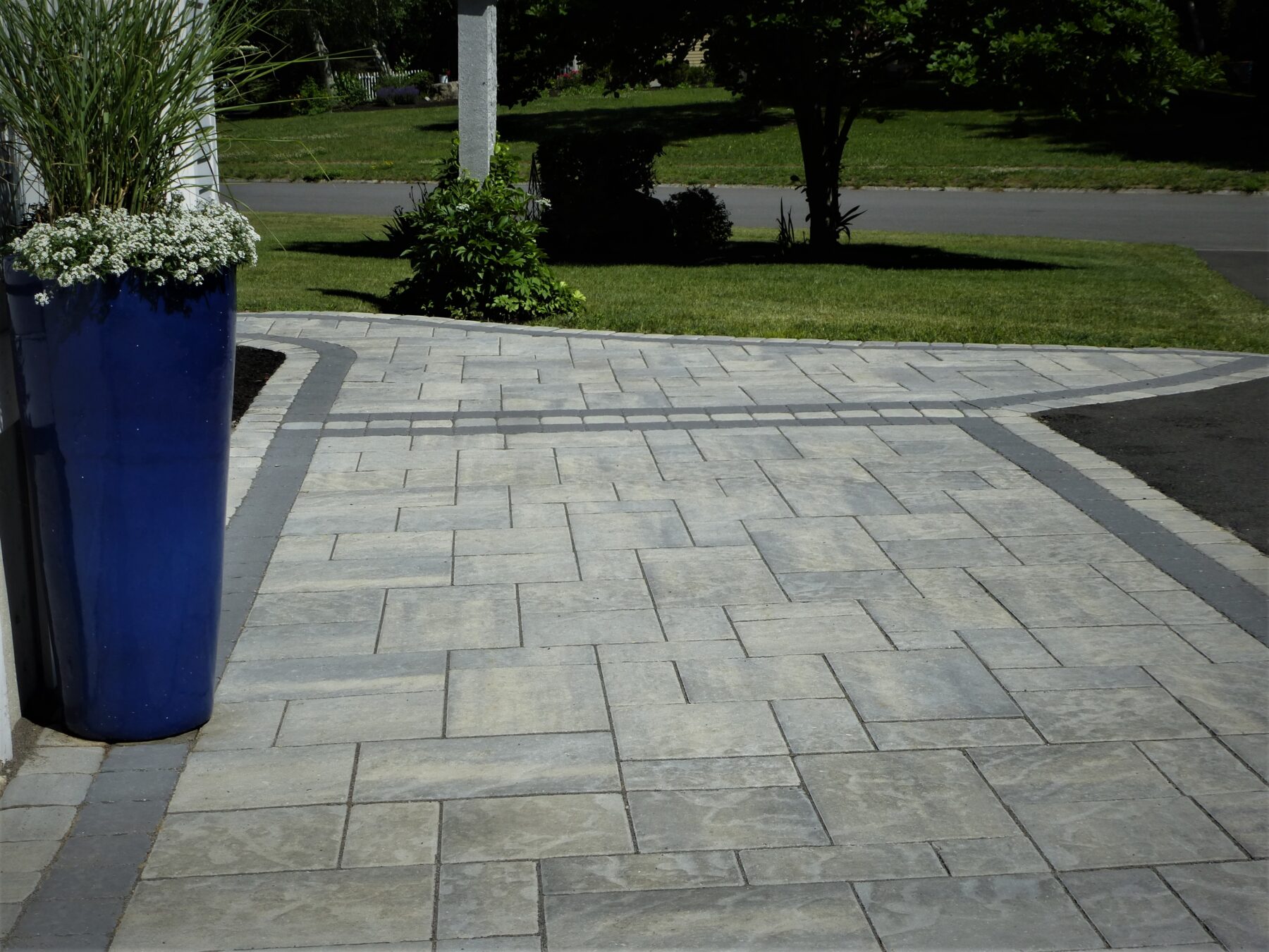 front paver garage apron and walkway with border