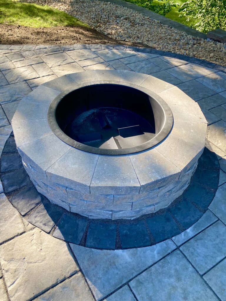 paver patio with fire pit