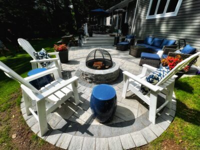 paver back yard patio with fire pit